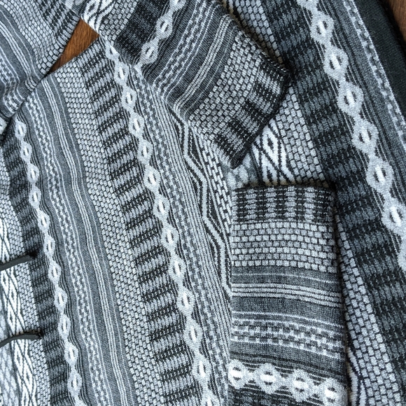 Worn Once Krimson Klover -Title Nine Pullover Sweater- Black, Gray & White XS - Picture 7 of 13